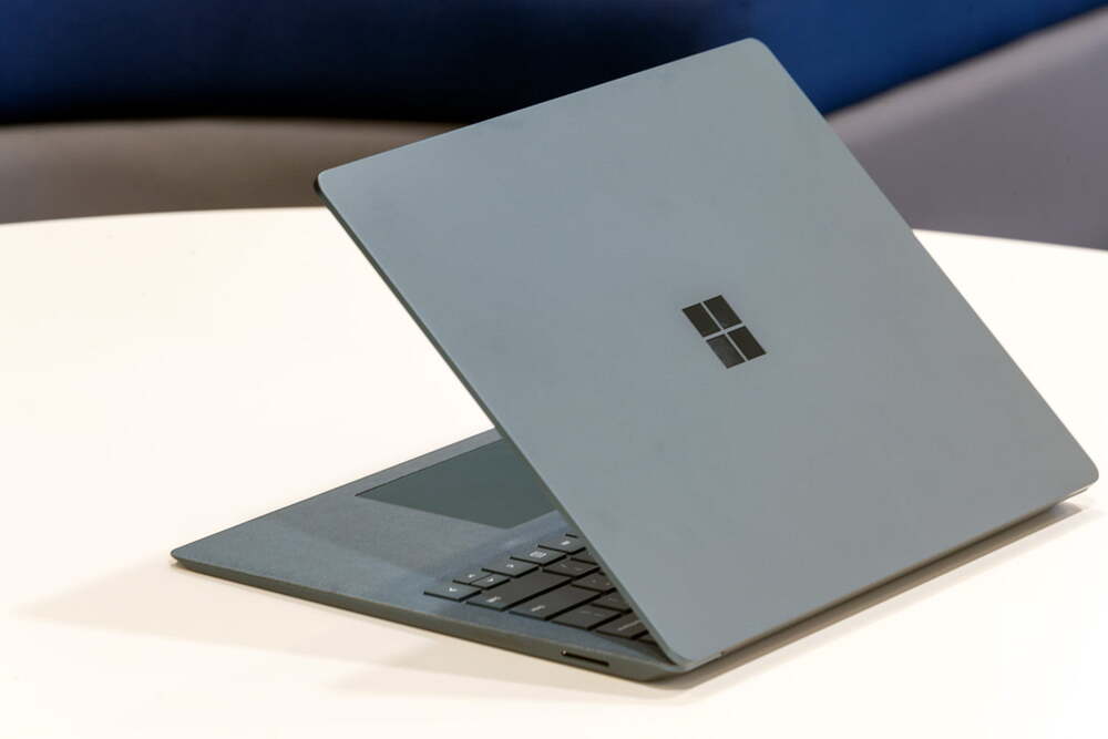 Thiết kế Surface Laptop 1 đơn giản mà sang trọng